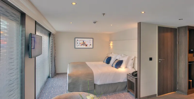 类别 7 | 钻石甲板 1