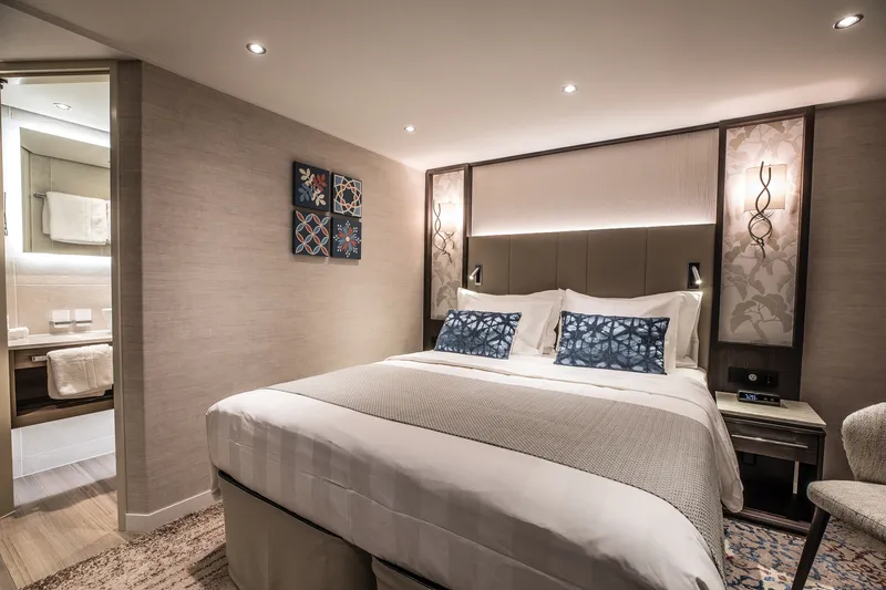 Kategoria 2, Smaragdikansi 1