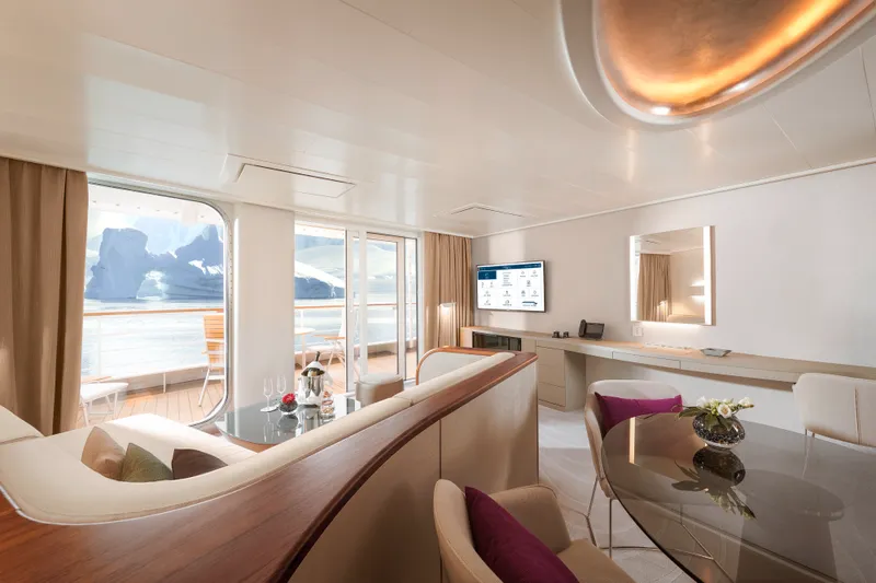 阳台豪华套房 2