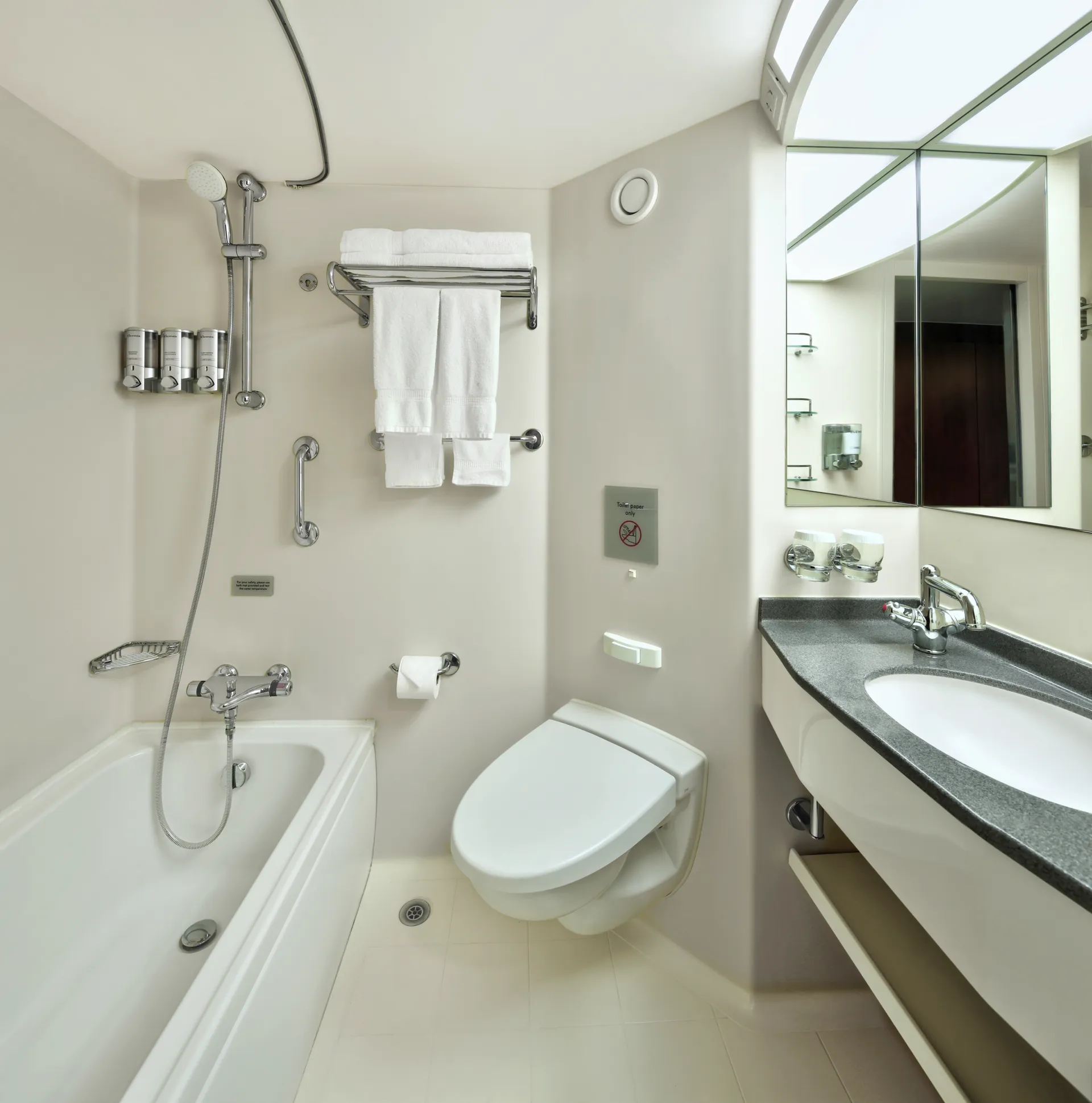 ভারান্ডা স্টেটরুম 4