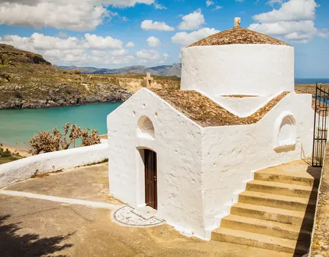 Matka vehreiden maisemien ja kullanhohtoisen lumouksen äärelle — Explora Journeys · EXPLORA II