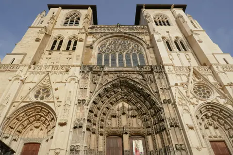 Ειδυλλιακός Ροδανός από την Άρλ — Κρουαζιέρες σε Μαγεμένα Ποτάμια · Σκένικ Σάπφαϊρ