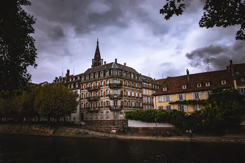 Rhenländska slott och schweiziska Alperna från Basel — AmaWaterways · AmaSofia