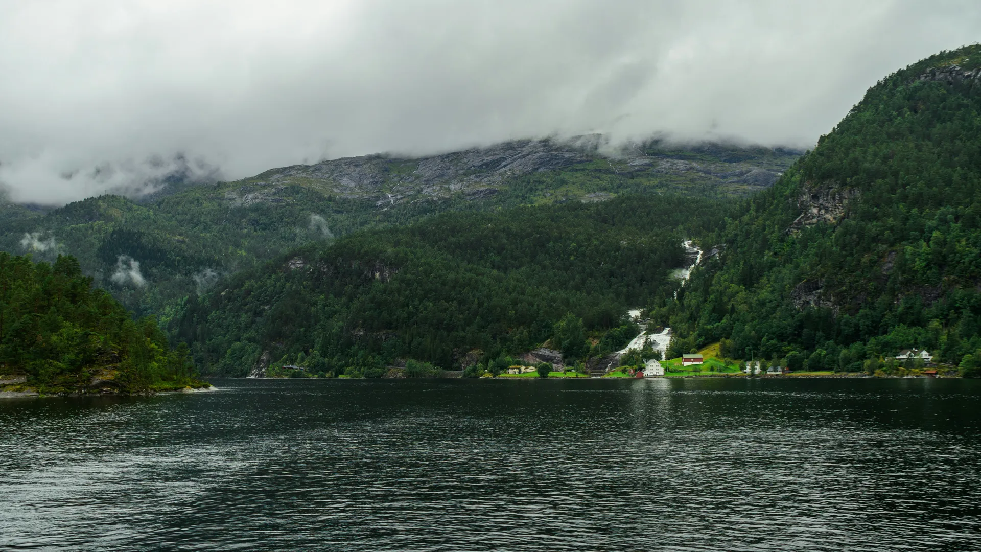 Lonkanfjorden (Lonkanfjorden Fjord)