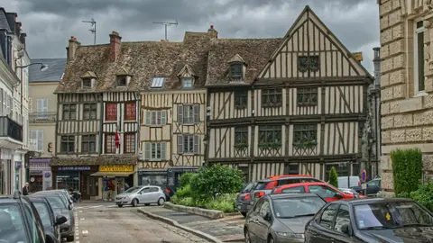 Paris & Normandy - Roundtrip Paris — AmaWaterways · AmaDante