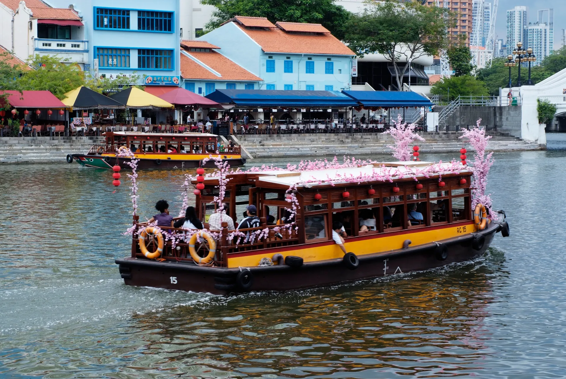 সিঙ্গাপুর থেকে ৪ রাতের ভ্রমণ — Disney Cruise Line · Disney Adventure