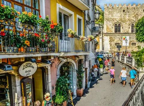 吉亚尔迪尼纳克索斯