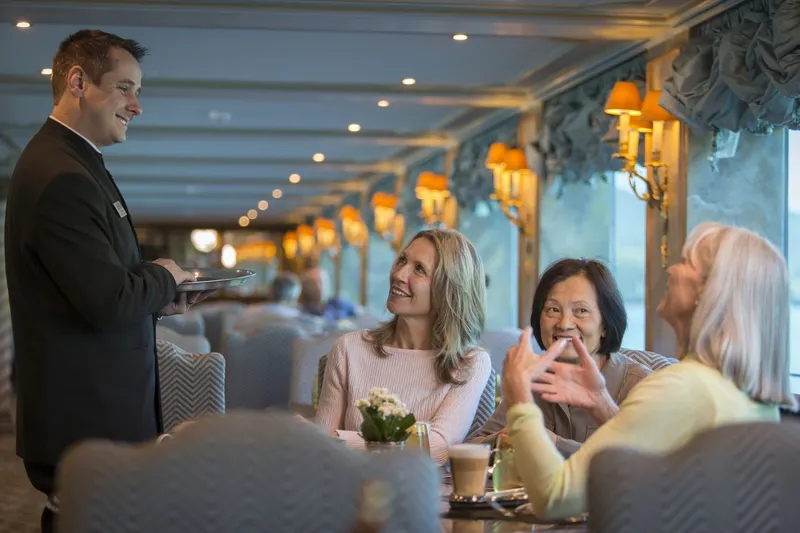 S.S. Μαρία Θηρεσία 9