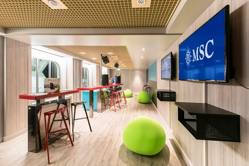 Clubul Adolescenților 1