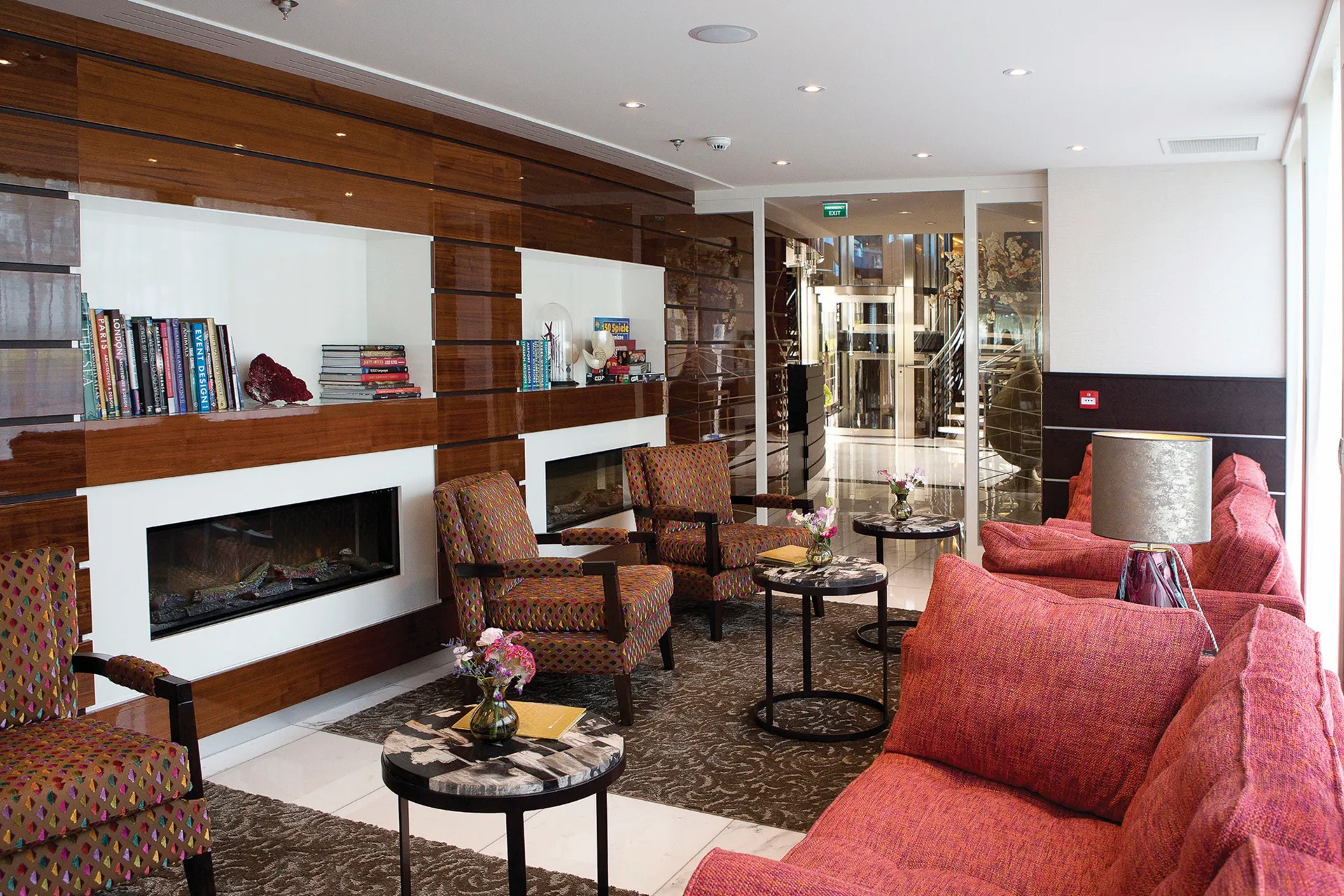 Main Lounge & Bar