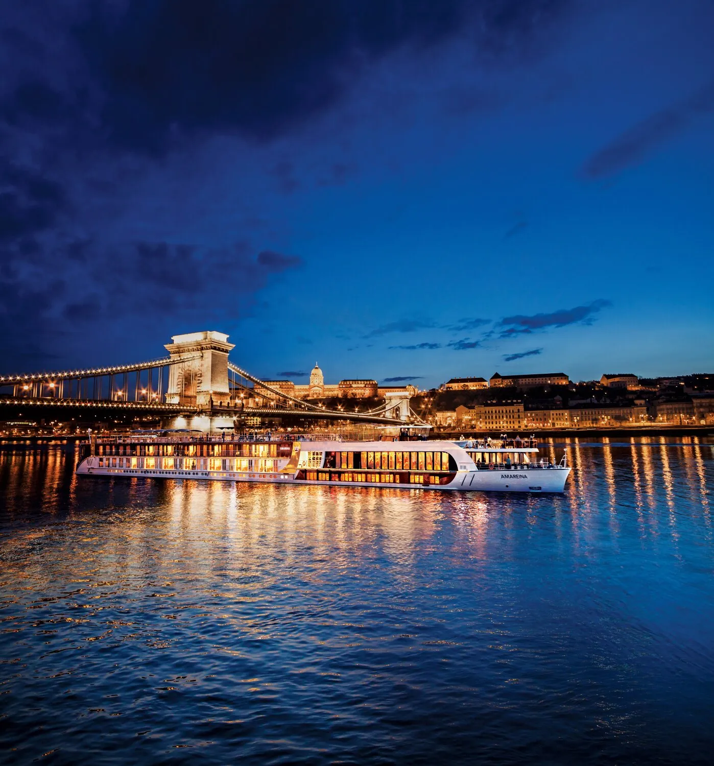 ΑμαΡέινα — ΑμαΓουότεργουεις luxury cruise ship