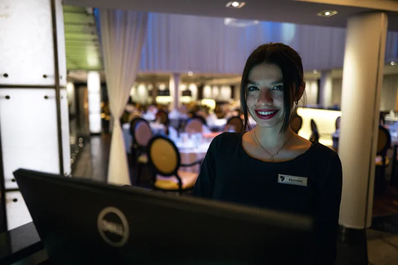 Το Εστιατόριο 2