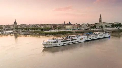 Brilliant Bordeaux - Bordeaux to Bordeaux — Uniworld River Cruises · S.S. Bon Voyage