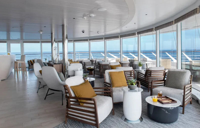 Panoramic Lounge