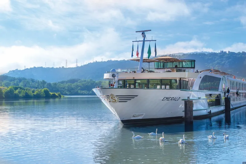 MS Emerald — Tauck