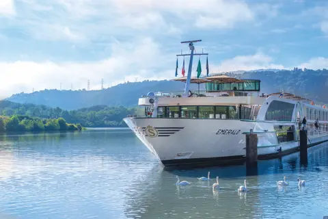 MS Emerald — Tauck