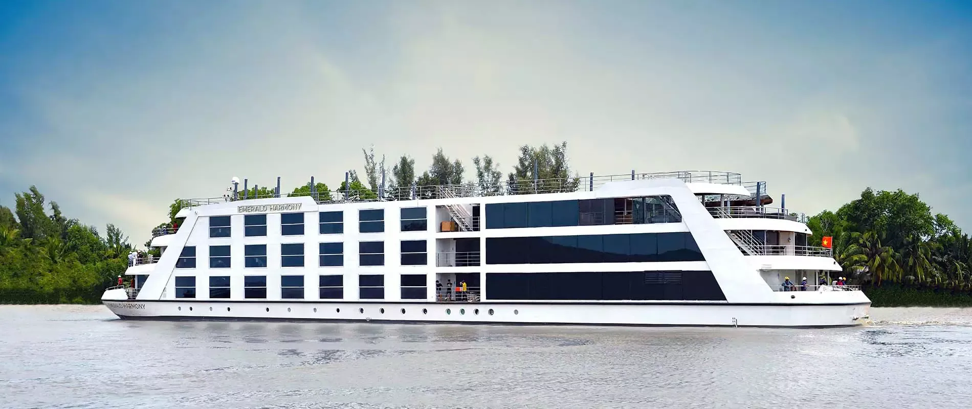 Emerald Harmony — Emerald Cruises