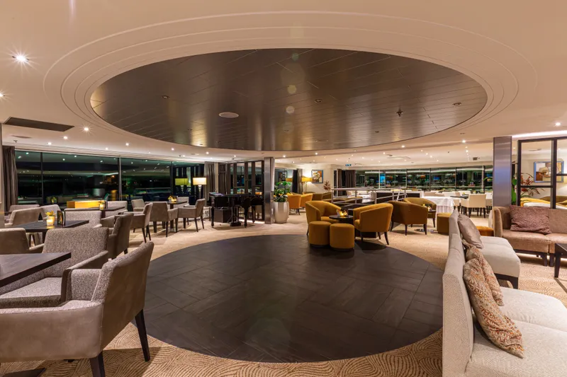Panorama Lounge 3