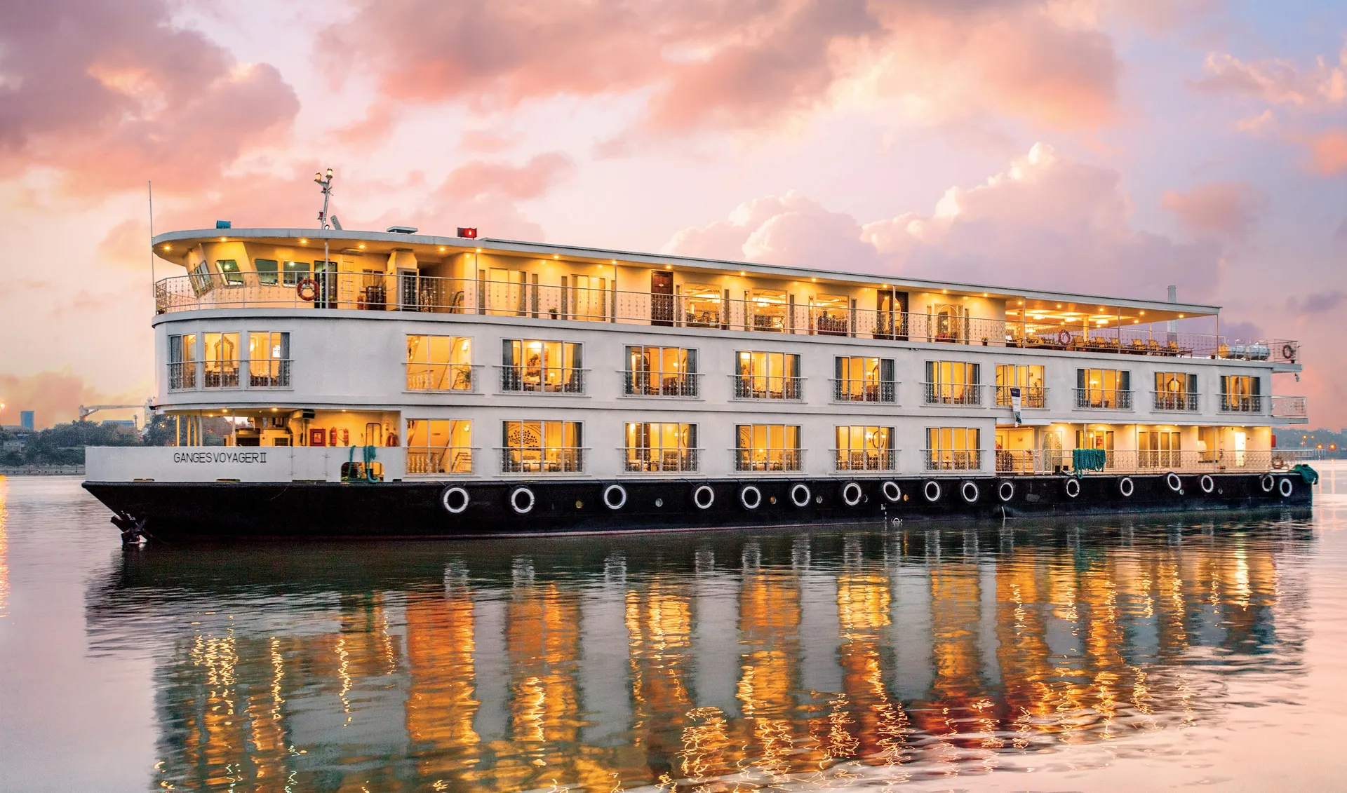Ganges Voyager II — Uniworld Folyami Hajóutak luxury cruise ship