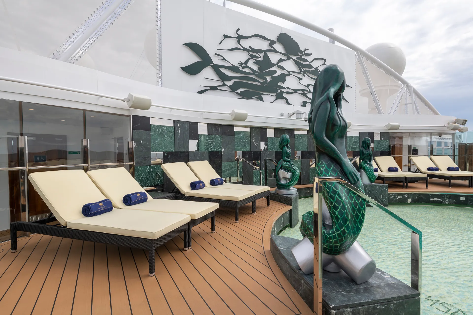 MSC Yacht Club 泳池 2