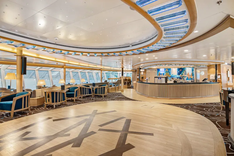 Lounge & Bar Explorer 2