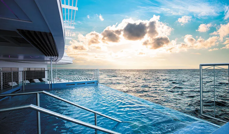 Nekonečný bazén s hlubokým skokem 1