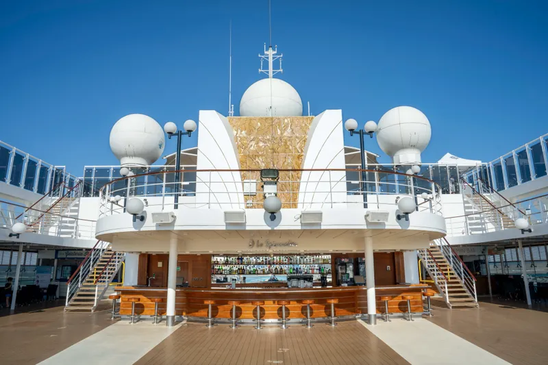 Lo Spinnaker Medencebár 2