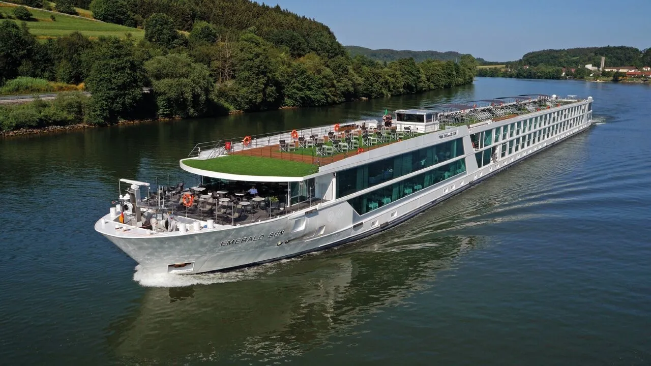Emerald Sun — Emerald Cruises