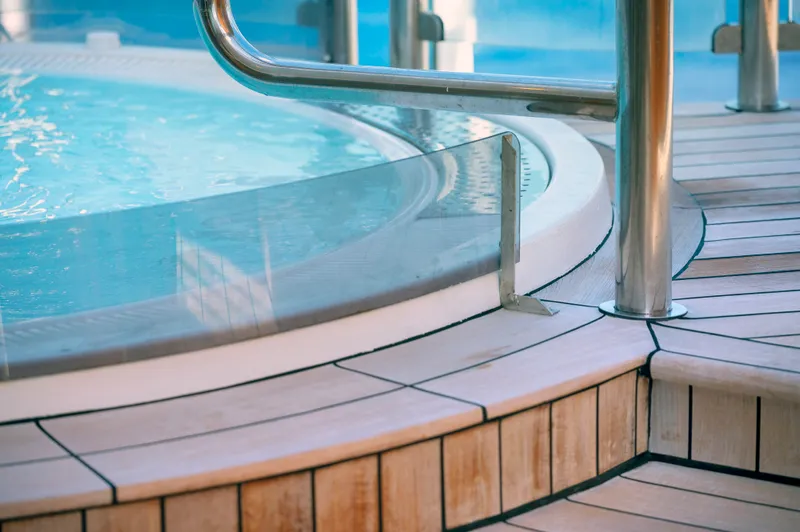 Cazi cu hidromasaj 1