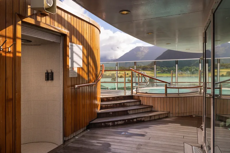 Cazi cu hidromasaj 3