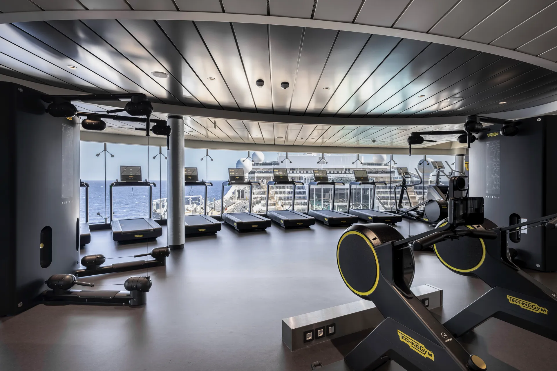 TechnoGym® 健身中心 2