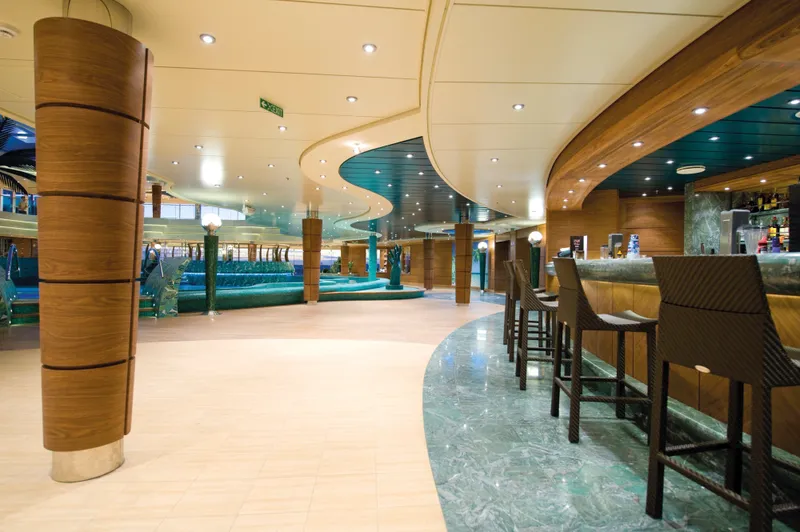 Το Μπαρ της Πισίνας 4