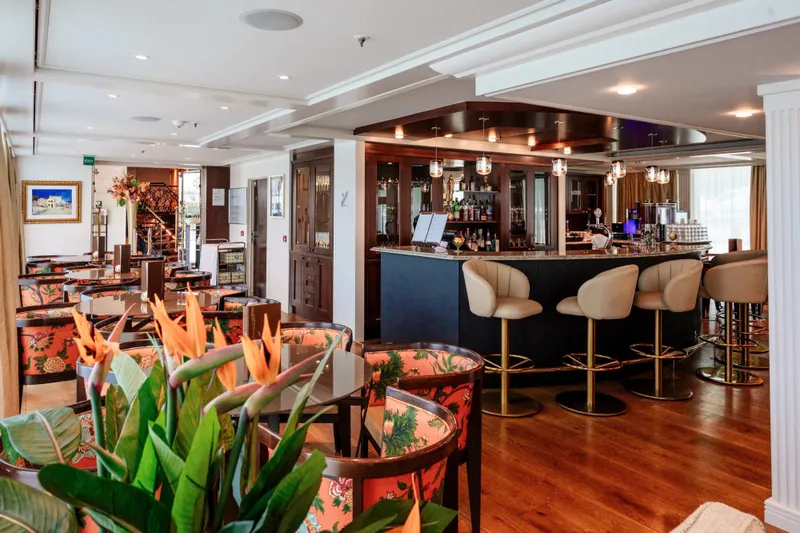 Pääsalonki & Baari 10