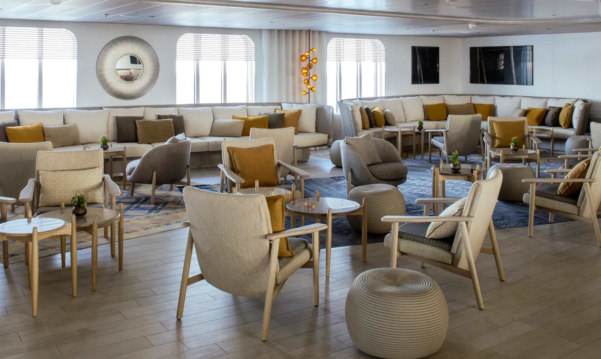 Lounges & Bars