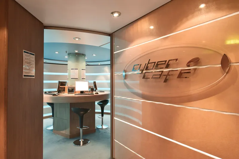 Cybercafé 6