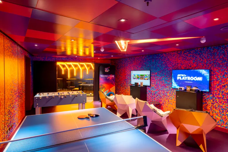 Clubul Tineretului 2