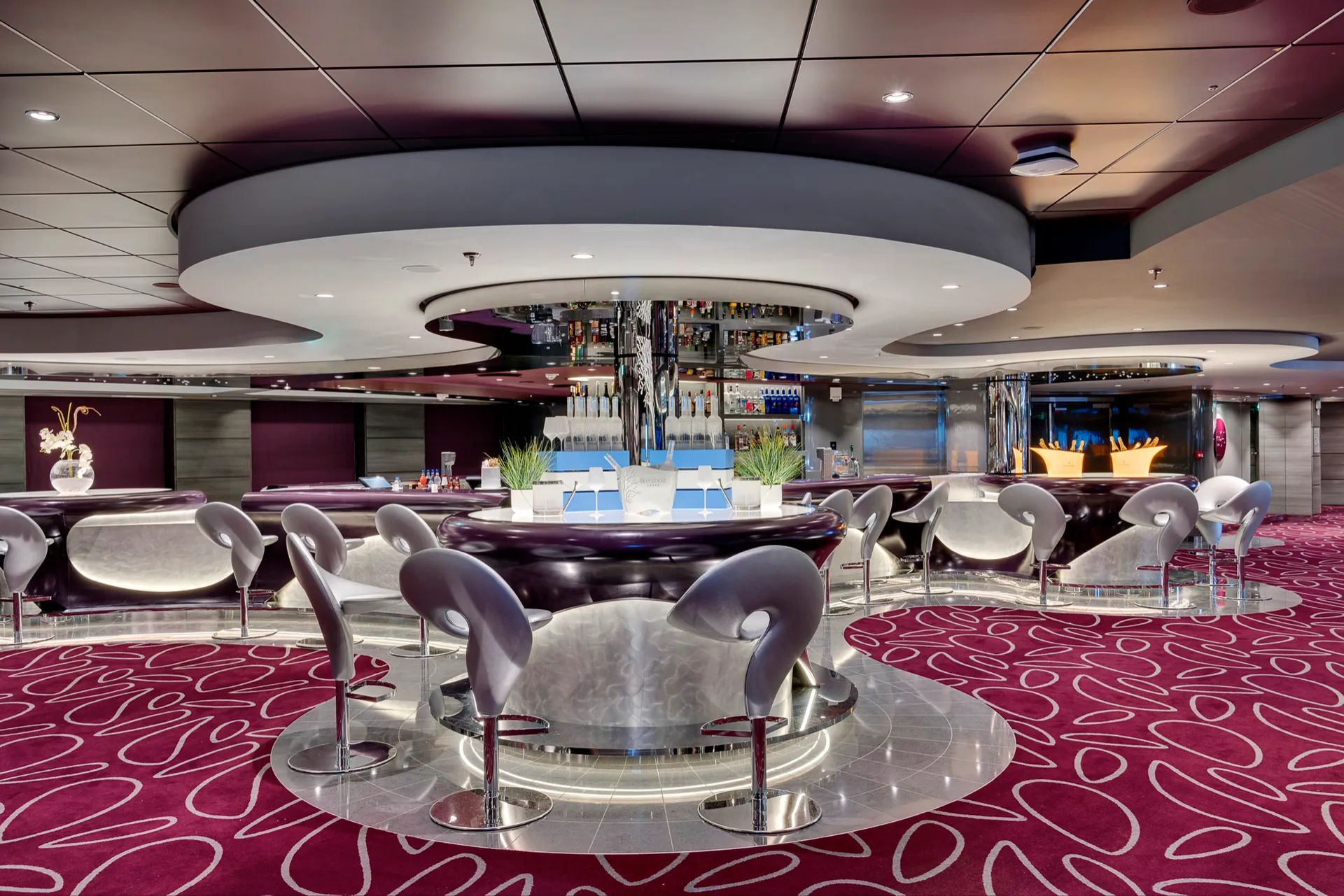 Infinity Bar & Atrium 無限酒吧與中庭 1