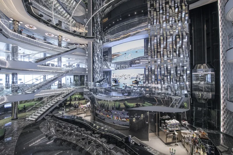 Atrium med fire dæk 1