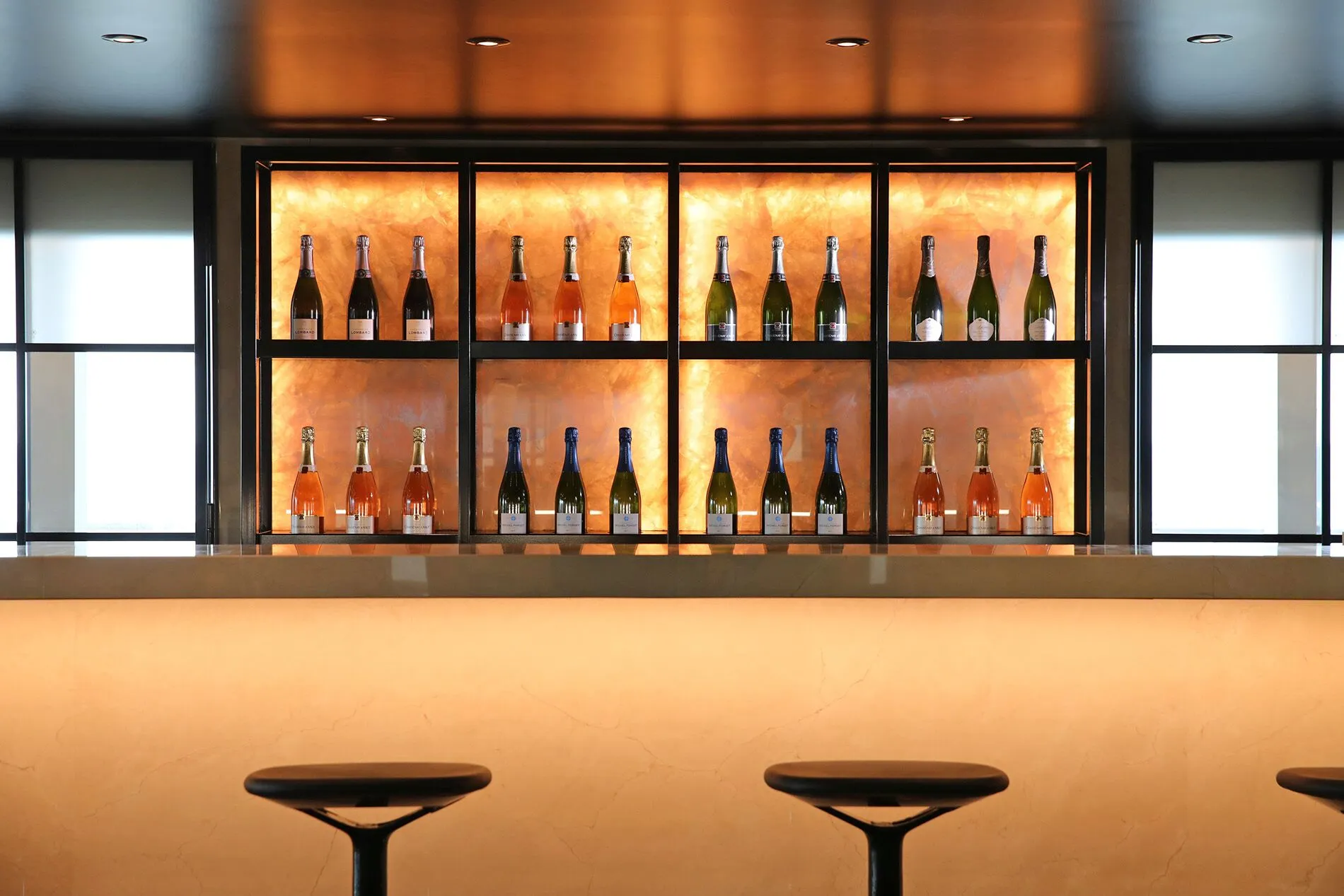 Restaurant Lumière & Bar de Șampanie 2