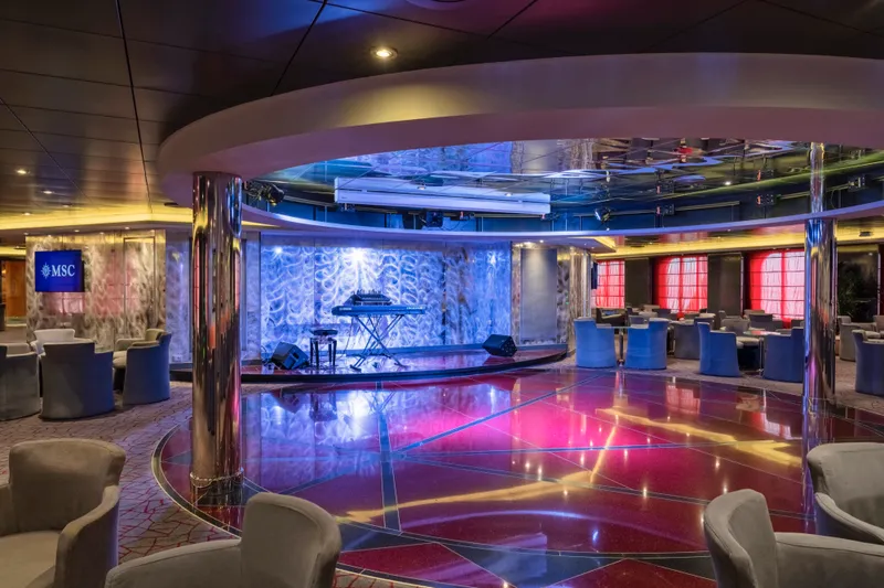 Lounge și Bibliotecă Sinfonia 1