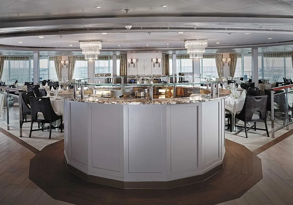 Seven Seas Navigator 26