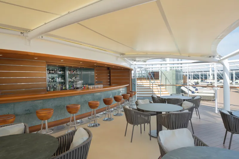 MSC Yacht Club Barul și Piscina The One 6