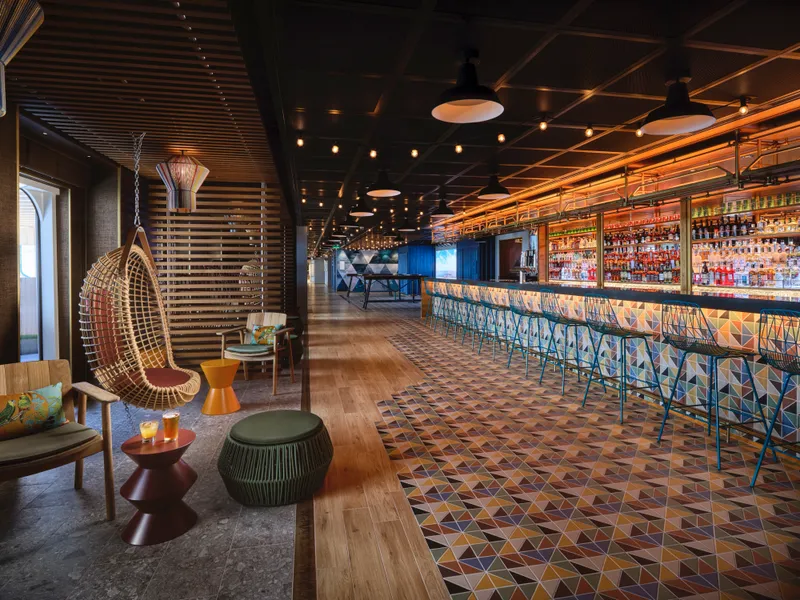 A Helyi Bár és Grill 2