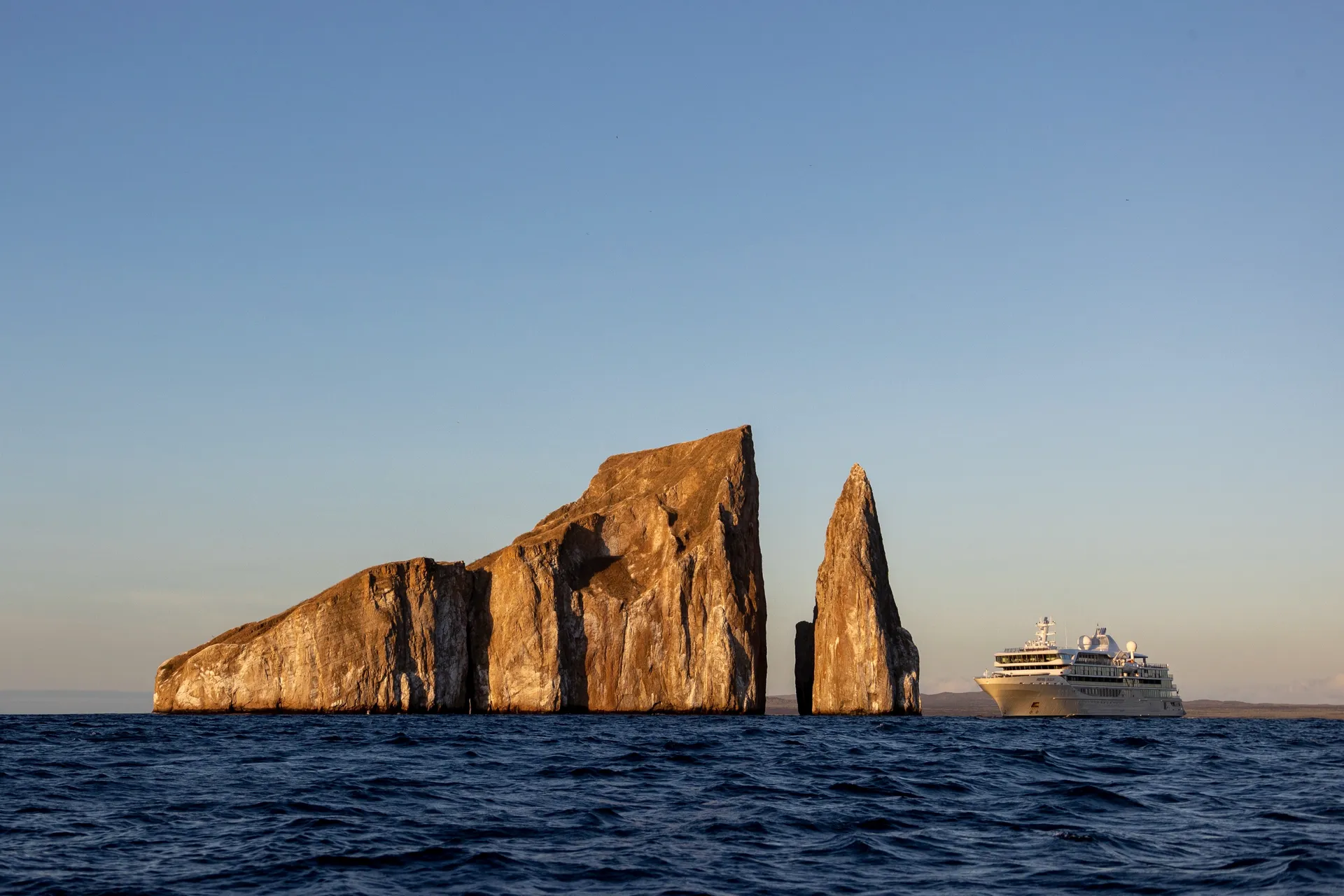 Galápagos 專屬包機 3
