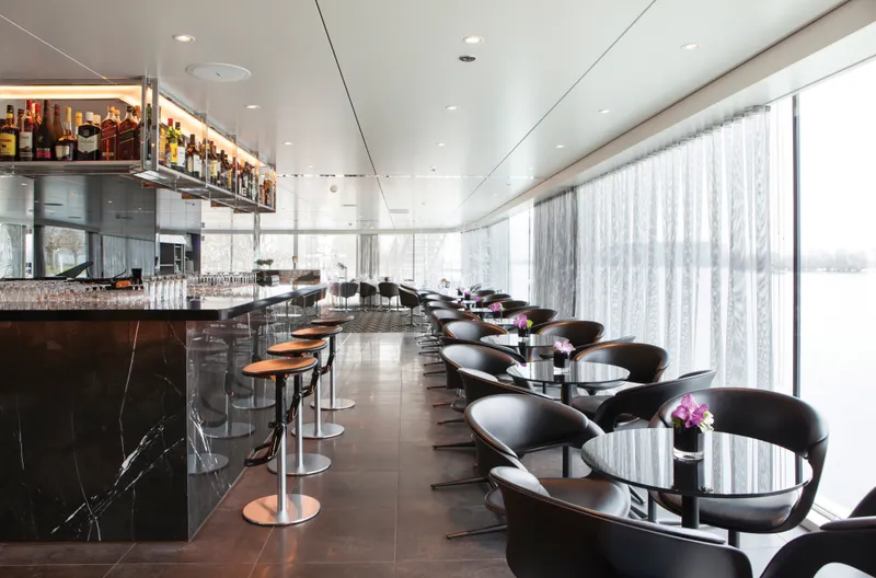 Říční kavárna 2