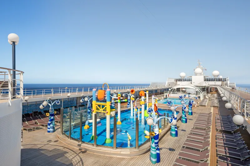 Le Piscine & Children's Spray Park 8