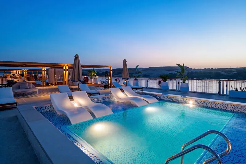 Solterrasse med Pool 1