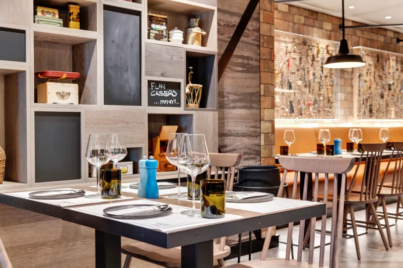 Hola! Tacos & Cantina 2