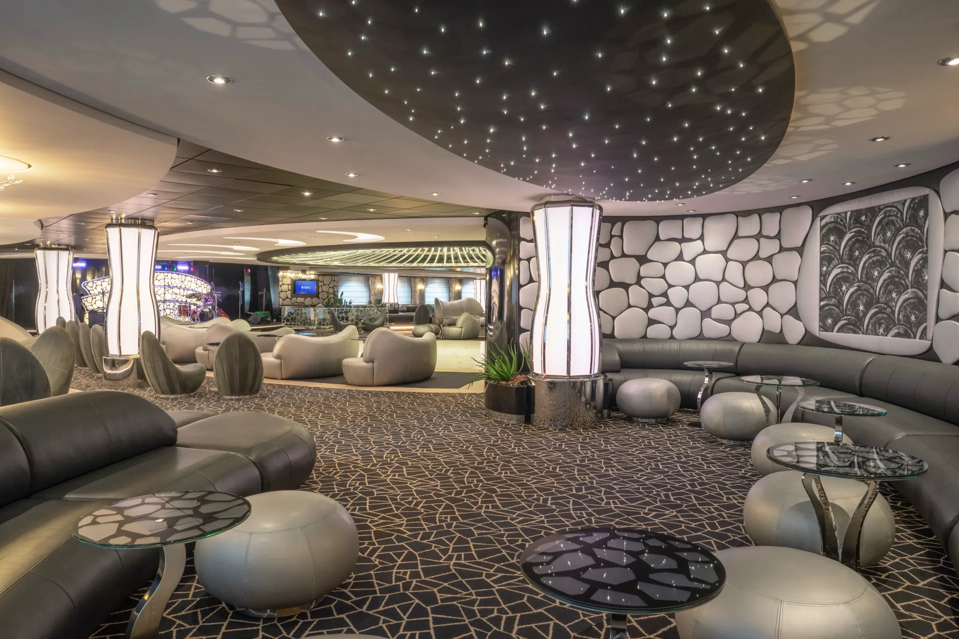 Black and White Lounge 1