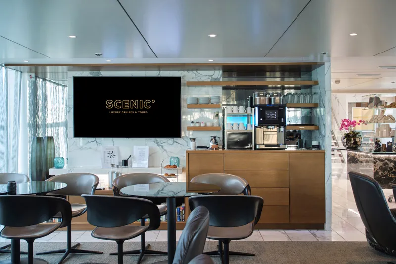 Salon Panorama & Bar 2